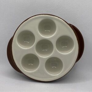 Hull 1154 Brown and White Ceramic Egg Holder